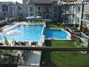 [P16] Curtea interioara cu piscinele hotelului Diana Residence din Fethiye.  » foto by calatorul
 - 
<span class="allrVoted glyphicon glyphicon-heart hidden" id="av564714"></span>
<a class="m-l-10 hidden" id="sv564714" onclick="voting_Foto_DelVot(,564714,10714)" role="button">șterge vot <span class="glyphicon glyphicon-remove"></span></a>
<a id="v9564714" class=" c-red"  onclick="voting_Foto_SetVot(564714)" role="button"><span class="glyphicon glyphicon-heart-empty"></span> <b>LIKE</b> = Votează poza</a> <img class="hidden"  id="f564714W9" src="/imagini/loader.gif" border="0" /><span class="AjErrMes hidden" id="e564714ErM"></span>