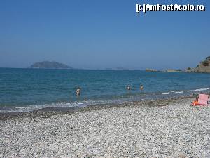[P03] PLaja din Fethiye la capatul nordic.  » foto by calatorul
 - 
<span class="allrVoted glyphicon glyphicon-heart hidden" id="av563556"></span>
<a class="m-l-10 hidden" id="sv563556" onclick="voting_Foto_DelVot(,563556,10714)" role="button">șterge vot <span class="glyphicon glyphicon-remove"></span></a>
<a id="v9563556" class=" c-red"  onclick="voting_Foto_SetVot(563556)" role="button"><span class="glyphicon glyphicon-heart-empty"></span> <b>LIKE</b> = Votează poza</a> <img class="hidden"  id="f563556W9" src="/imagini/loader.gif" border="0" /><span class="AjErrMes hidden" id="e563556ErM"></span>