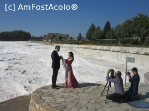 [P13] Scenă romantică în Pamukkale » foto by Michi
 - 
<span class="allrVoted glyphicon glyphicon-heart hidden" id="av709514"></span>
<a class="m-l-10 hidden" id="sv709514" onclick="voting_Foto_DelVot(,709514,10714)" role="button">șterge vot <span class="glyphicon glyphicon-remove"></span></a>
<a id="v9709514" class=" c-red"  onclick="voting_Foto_SetVot(709514)" role="button"><span class="glyphicon glyphicon-heart-empty"></span> <b>LIKE</b> = Votează poza</a> <img class="hidden"  id="f709514W9" src="/imagini/loader.gif" border="0" /><span class="AjErrMes hidden" id="e709514ErM"></span>