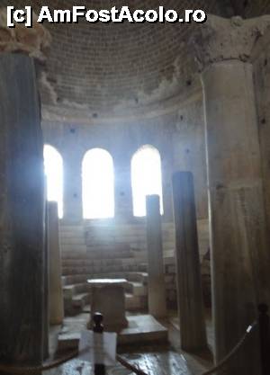 [P25] În subsolul bisericii » foto by Michi
 - 
<span class="allrVoted glyphicon glyphicon-heart hidden" id="av710974"></span>
<a class="m-l-10 hidden" id="sv710974" onclick="voting_Foto_DelVot(,710974,10714)" role="button">șterge vot <span class="glyphicon glyphicon-remove"></span></a>
<a id="v9710974" class=" c-red"  onclick="voting_Foto_SetVot(710974)" role="button"><span class="glyphicon glyphicon-heart-empty"></span> <b>LIKE</b> = Votează poza</a> <img class="hidden"  id="f710974W9" src="/imagini/loader.gif" border="0" /><span class="AjErrMes hidden" id="e710974ErM"></span>