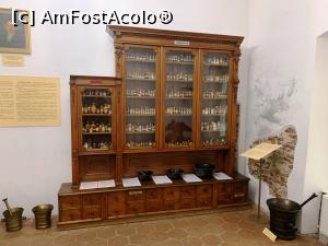 [P44] Mobilier din camera de homeopatie » foto by AZE
 - 
<span class="allrVoted glyphicon glyphicon-heart hidden" id="av1356500"></span>
<a class="m-l-10 hidden" id="sv1356500" onclick="voting_Foto_DelVot(,1356500,10746)" role="button">șterge vot <span class="glyphicon glyphicon-remove"></span></a>
<a id="v91356500" class=" c-red"  onclick="voting_Foto_SetVot(1356500)" role="button"><span class="glyphicon glyphicon-heart-empty"></span> <b>LIKE</b> = Votează poza</a> <img class="hidden"  id="f1356500W9" src="/imagini/loader.gif" border="0" /><span class="AjErrMes hidden" id="e1356500ErM"></span>