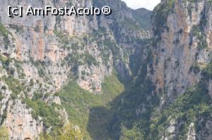 [P02] Cheile Vikos » foto by xpac
 - 
<span class="allrVoted glyphicon glyphicon-heart hidden" id="av938996"></span>
<a class="m-l-10 hidden" id="sv938996" onclick="voting_Foto_DelVot(,938996,10752)" role="button">șterge vot <span class="glyphicon glyphicon-remove"></span></a>
<a id="v9938996" class=" c-red"  onclick="voting_Foto_SetVot(938996)" role="button"><span class="glyphicon glyphicon-heart-empty"></span> <b>LIKE</b> = Votează poza</a> <img class="hidden"  id="f938996W9" src="/imagini/loader.gif" border="0" /><span class="AjErrMes hidden" id="e938996ErM"></span>