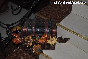 [P03] obiect de décor de pe scarile hotelului » foto by anema*
 - 
<span class="allrVoted glyphicon glyphicon-heart hidden" id="av526257"></span>
<a class="m-l-10 hidden" id="sv526257" onclick="voting_Foto_DelVot(,526257,10801)" role="button">șterge vot <span class="glyphicon glyphicon-remove"></span></a>
<a id="v9526257" class=" c-red"  onclick="voting_Foto_SetVot(526257)" role="button"><span class="glyphicon glyphicon-heart-empty"></span> <b>LIKE</b> = Votează poza</a> <img class="hidden"  id="f526257W9" src="/imagini/loader.gif" border="0" /><span class="AjErrMes hidden" id="e526257ErM"></span>