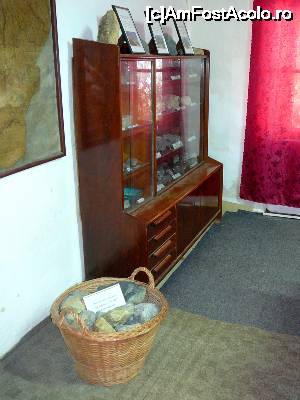 [P24] Expoziţia de roci aurifere şi dacit » foto by Claudiu U.
 - 
<span class="allrVoted glyphicon glyphicon-heart hidden" id="av701913"></span>
<a class="m-l-10 hidden" id="sv701913" onclick="voting_Foto_DelVot(,701913,10822)" role="button">șterge vot <span class="glyphicon glyphicon-remove"></span></a>
<a id="v9701913" class=" c-red"  onclick="voting_Foto_SetVot(701913)" role="button"><span class="glyphicon glyphicon-heart-empty"></span> <b>LIKE</b> = Votează poza</a> <img class="hidden"  id="f701913W9" src="/imagini/loader.gif" border="0" /><span class="AjErrMes hidden" id="e701913ErM"></span>