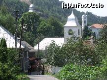 [P02] Cele 3 biserici din centrul localitatii Rosia Montana: unitara la stanga, reformata in mijloc si catolica la dreapta imaginii. » foto by argemi*
 - 
<span class="allrVoted glyphicon glyphicon-heart hidden" id="av286703"></span>
<a class="m-l-10 hidden" id="sv286703" onclick="voting_Foto_DelVot(,286703,10822)" role="button">șterge vot <span class="glyphicon glyphicon-remove"></span></a>
<a id="v9286703" class=" c-red"  onclick="voting_Foto_SetVot(286703)" role="button"><span class="glyphicon glyphicon-heart-empty"></span> <b>LIKE</b> = Votează poza</a> <img class="hidden"  id="f286703W9" src="/imagini/loader.gif" border="0" /><span class="AjErrMes hidden" id="e286703ErM"></span>