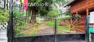 [P01] Intrare în curtea întreprinderii miniere, loc de unde se achiziționează biletele pentru muzeu. » foto by tata123 🔱
 - 
<span class="allrVoted glyphicon glyphicon-heart hidden" id="av1501340"></span>
<a class="m-l-10 hidden" id="sv1501340" onclick="voting_Foto_DelVot(,1501340,10822)" role="button">șterge vot <span class="glyphicon glyphicon-remove"></span></a>
<a id="v91501340" class=" c-red"  onclick="voting_Foto_SetVot(1501340)" role="button"><span class="glyphicon glyphicon-heart-empty"></span> <b>LIKE</b> = Votează poza</a> <img class="hidden"  id="f1501340W9" src="/imagini/loader.gif" border="0" /><span class="AjErrMes hidden" id="e1501340ErM"></span>