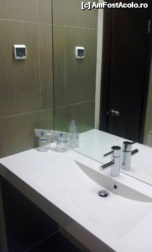 [P13] Hotel Cubix- baia camerei duble » foto by mirmicu
 - 
<span class="allrVoted glyphicon glyphicon-heart hidden" id="av479202"></span>
<a class="m-l-10 hidden" id="sv479202" onclick="voting_Foto_DelVot(,479202,10824)" role="button">șterge vot <span class="glyphicon glyphicon-remove"></span></a>
<a id="v9479202" class=" c-red"  onclick="voting_Foto_SetVot(479202)" role="button"><span class="glyphicon glyphicon-heart-empty"></span> <b>LIKE</b> = Votează poza</a> <img class="hidden"  id="f479202W9" src="/imagini/loader.gif" border="0" /><span class="AjErrMes hidden" id="e479202ErM"></span>