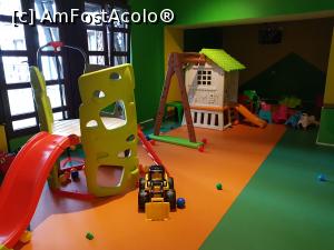 [P19] Hotelul Escalade - acesta este locul de joacă din interior.  » foto by Floryn81
 - 
<span class="allrVoted glyphicon glyphicon-heart hidden" id="av1148035"></span>
<a class="m-l-10 hidden" id="sv1148035" onclick="voting_Foto_DelVot(,1148035,10833)" role="button">șterge vot <span class="glyphicon glyphicon-remove"></span></a>
<a id="v91148035" class=" c-red"  onclick="voting_Foto_SetVot(1148035)" role="button"><span class="glyphicon glyphicon-heart-empty"></span> <b>LIKE</b> = Votează poza</a> <img class="hidden"  id="f1148035W9" src="/imagini/loader.gif" border="0" /><span class="AjErrMes hidden" id="e1148035ErM"></span>