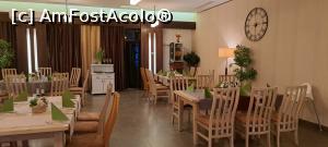 [P44] În restaurant, dimineaţa devreme » foto by irinad
 - 
<span class="allrVoted glyphicon glyphicon-heart hidden" id="av1339634"></span>
<a class="m-l-10 hidden" id="sv1339634" onclick="voting_Foto_DelVot(,1339634,10833)" role="button">șterge vot <span class="glyphicon glyphicon-remove"></span></a>
<a id="v91339634" class=" c-red"  onclick="voting_Foto_SetVot(1339634)" role="button"><span class="glyphicon glyphicon-heart-empty"></span> <b>LIKE</b> = Votează poza</a> <img class="hidden"  id="f1339634W9" src="/imagini/loader.gif" border="0" /><span class="AjErrMes hidden" id="e1339634ErM"></span>