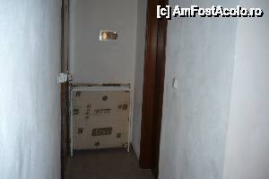 [P08] Hol vila Islarooms pe dr baia, pe st iesirea din camera.  » foto by chrisa
 - 
<span class="allrVoted glyphicon glyphicon-heart hidden" id="av366734"></span>
<a class="m-l-10 hidden" id="sv366734" onclick="voting_Foto_DelVot(,366734,10888)" role="button">șterge vot <span class="glyphicon glyphicon-remove"></span></a>
<a id="v9366734" class=" c-red"  onclick="voting_Foto_SetVot(366734)" role="button"><span class="glyphicon glyphicon-heart-empty"></span> <b>LIKE</b> = Votează poza</a> <img class="hidden"  id="f366734W9" src="/imagini/loader.gif" border="0" /><span class="AjErrMes hidden" id="e366734ErM"></span>