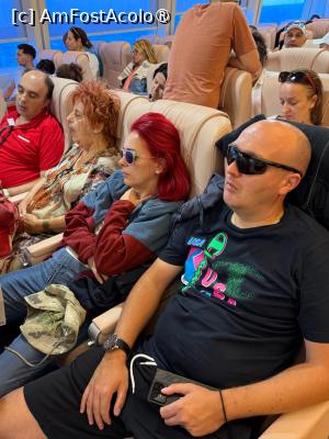 [P01] În drum spre insulă, topiți după drumul de noapte » foto by pacala_pm
 - 
<span class="allrVoted glyphicon glyphicon-heart hidden" id="av1501770"></span>
<a class="m-l-10 hidden" id="sv1501770" onclick="voting_Foto_DelVot(,1501770,10932)" role="button">șterge vot <span class="glyphicon glyphicon-remove"></span></a>
<a id="v91501770" class=" c-red"  onclick="voting_Foto_SetVot(1501770)" role="button"><span class="glyphicon glyphicon-heart-empty"></span> <b>LIKE</b> = Votează poza</a> <img class="hidden"  id="f1501770W9" src="/imagini/loader.gif" border="0" /><span class="AjErrMes hidden" id="e1501770ErM"></span>