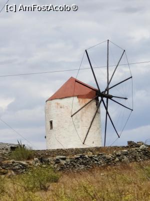 [P50] O veche moară de vânt în Tinos » foto by crismis
 - 
<span class="allrVoted glyphicon glyphicon-heart hidden" id="av1472557"></span>
<a class="m-l-10 hidden" id="sv1472557" onclick="voting_Foto_DelVot(,1472557,10936)" role="button">șterge vot <span class="glyphicon glyphicon-remove"></span></a>
<a id="v91472557" class=" c-red"  onclick="voting_Foto_SetVot(1472557)" role="button"><span class="glyphicon glyphicon-heart-empty"></span> <b>LIKE</b> = Votează poza</a> <img class="hidden"  id="f1472557W9" src="/imagini/loader.gif" border="0" /><span class="AjErrMes hidden" id="e1472557ErM"></span>
