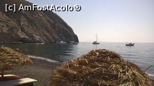 [P15] Aceeași plajă, Perissa.  » foto by maryka
 - 
<span class="allrVoted glyphicon glyphicon-heart hidden" id="av870143"></span>
<a class="m-l-10 hidden" id="sv870143" onclick="voting_Foto_DelVot(,870143,10982)" role="button">șterge vot <span class="glyphicon glyphicon-remove"></span></a>
<a id="v9870143" class=" c-red"  onclick="voting_Foto_SetVot(870143)" role="button"><span class="glyphicon glyphicon-heart-empty"></span> <b>LIKE</b> = Votează poza</a> <img class="hidden"  id="f870143W9" src="/imagini/loader.gif" border="0" /><span class="AjErrMes hidden" id="e870143ErM"></span>