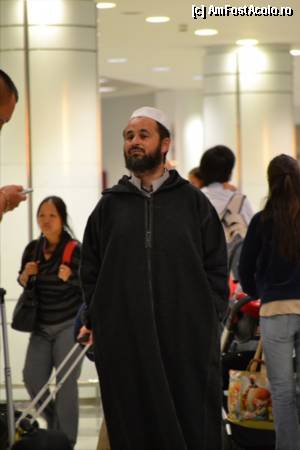 [P17] Oameni - aeroportul Doha.  » foto by TraianS
 - 
<span class="allrVoted glyphicon glyphicon-heart hidden" id="av404169"></span>
<a class="m-l-10 hidden" id="sv404169" onclick="voting_Foto_DelVot(,404169,11020)" role="button">șterge vot <span class="glyphicon glyphicon-remove"></span></a>
<a id="v9404169" class=" c-red"  onclick="voting_Foto_SetVot(404169)" role="button"><span class="glyphicon glyphicon-heart-empty"></span> <b>LIKE</b> = Votează poza</a> <img class="hidden"  id="f404169W9" src="/imagini/loader.gif" border="0" /><span class="AjErrMes hidden" id="e404169ErM"></span>