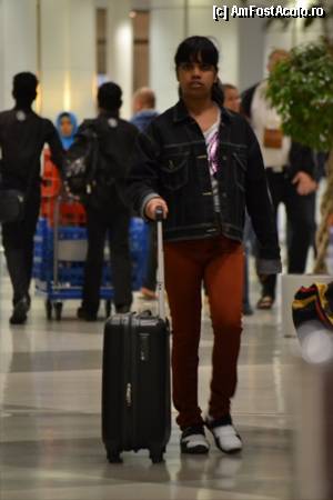 [P20] Oameni - aeroportul Doha.  » foto by TraianS
 - 
<span class="allrVoted glyphicon glyphicon-heart hidden" id="av404172"></span>
<a class="m-l-10 hidden" id="sv404172" onclick="voting_Foto_DelVot(,404172,11020)" role="button">șterge vot <span class="glyphicon glyphicon-remove"></span></a>
<a id="v9404172" class=" c-red"  onclick="voting_Foto_SetVot(404172)" role="button"><span class="glyphicon glyphicon-heart-empty"></span> <b>LIKE</b> = Votează poza</a> <img class="hidden"  id="f404172W9" src="/imagini/loader.gif" border="0" /><span class="AjErrMes hidden" id="e404172ErM"></span>