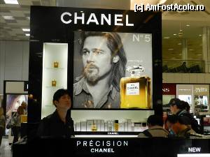 [P25] Zona de Duty Free de la partier. Aeroportul Doha.  » foto by TraianS
 - 
<span class="allrVoted glyphicon glyphicon-heart hidden" id="av404177"></span>
<a class="m-l-10 hidden" id="sv404177" onclick="voting_Foto_DelVot(,404177,11020)" role="button">șterge vot <span class="glyphicon glyphicon-remove"></span></a>
<a id="v9404177" class=" c-red"  onclick="voting_Foto_SetVot(404177)" role="button"><span class="glyphicon glyphicon-heart-empty"></span> <b>LIKE</b> = Votează poza</a> <img class="hidden"  id="f404177W9" src="/imagini/loader.gif" border="0" /><span class="AjErrMes hidden" id="e404177ErM"></span>
