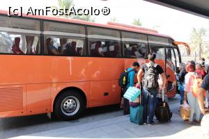 [P08] Doha, Aeroportul Internațional Hamad, grupul nostru urcă în autocar » foto by mprofeanu
 - 
<span class="allrVoted glyphicon glyphicon-heart hidden" id="av800117"></span>
<a class="m-l-10 hidden" id="sv800117" onclick="voting_Foto_DelVot(,800117,11020)" role="button">șterge vot <span class="glyphicon glyphicon-remove"></span></a>
<a id="v9800117" class=" c-red"  onclick="voting_Foto_SetVot(800117)" role="button"><span class="glyphicon glyphicon-heart-empty"></span> <b>LIKE</b> = Votează poza</a> <img class="hidden"  id="f800117W9" src="/imagini/loader.gif" border="0" /><span class="AjErrMes hidden" id="e800117ErM"></span>