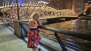 [P17] Plimbarea pe promenada se termina in dreptul Podului Gradinii din Shanghai (Podul Waibaidu), o structura din otel, ce asigura legatura intre nordul si estul Shanghaiului, gestionand traficul pietonal si rutier. » foto by geani anto
 - 
<span class="allrVoted glyphicon glyphicon-heart hidden" id="av1506783"></span>
<a class="m-l-10 hidden" id="sv1506783" onclick="voting_Foto_DelVot(,1506783,11037)" role="button">șterge vot <span class="glyphicon glyphicon-remove"></span></a>
<a id="v91506783" class=" c-red"  onclick="voting_Foto_SetVot(1506783)" role="button"><span class="glyphicon glyphicon-heart-empty"></span> <b>LIKE</b> = Votează poza</a> <img class="hidden"  id="f1506783W9" src="/imagini/loader.gif" border="0" /><span class="AjErrMes hidden" id="e1506783ErM"></span>