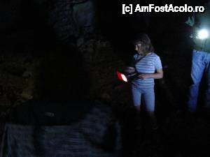 [P20] La intrarea în peșteră.  » foto by Utube
 - 
<span class="allrVoted glyphicon glyphicon-heart hidden" id="av408309"></span>
<a class="m-l-10 hidden" id="sv408309" onclick="voting_Foto_DelVot(,408309,11045)" role="button">șterge vot <span class="glyphicon glyphicon-remove"></span></a>
<a id="v9408309" class=" c-red"  onclick="voting_Foto_SetVot(408309)" role="button"><span class="glyphicon glyphicon-heart-empty"></span> <b>LIKE</b> = Votează poza</a> <img class="hidden"  id="f408309W9" src="/imagini/loader.gif" border="0" /><span class="AjErrMes hidden" id="e408309ErM"></span>