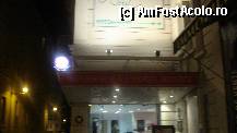 [P01] Primul contact vizual cu hotelul Bristol din Aix-Les-Bains, intrarea principala in hotel » foto by ileanaxperta*
 - 
<span class="allrVoted glyphicon glyphicon-heart hidden" id="av295521"></span>
<a class="m-l-10 hidden" id="sv295521" onclick="voting_Foto_DelVot(,295521,11049)" role="button">șterge vot <span class="glyphicon glyphicon-remove"></span></a>
<a id="v9295521" class=" c-red"  onclick="voting_Foto_SetVot(295521)" role="button"><span class="glyphicon glyphicon-heart-empty"></span> <b>LIKE</b> = Votează poza</a> <img class="hidden"  id="f295521W9" src="/imagini/loader.gif" border="0" /><span class="AjErrMes hidden" id="e295521ErM"></span>