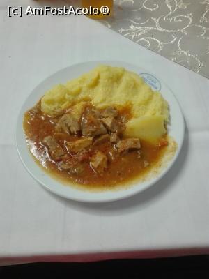 [P21] Tocanita porc cu mamaliga - buna!  » foto by dantonela06
 - 
<span class="allrVoted glyphicon glyphicon-heart hidden" id="av919368"></span>
<a class="m-l-10 hidden" id="sv919368" onclick="voting_Foto_DelVot(,919368,11086)" role="button">șterge vot <span class="glyphicon glyphicon-remove"></span></a>
<a id="v9919368" class=" c-red"  onclick="voting_Foto_SetVot(919368)" role="button"><span class="glyphicon glyphicon-heart-empty"></span> <b>LIKE</b> = Votează poza</a> <img class="hidden"  id="f919368W9" src="/imagini/loader.gif" border="0" /><span class="AjErrMes hidden" id="e919368ErM"></span>