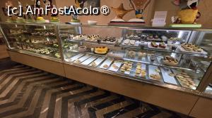 [P10] Royal Alhambra Palace - cofetarie » foto by adrian.seres
 - 
<span class="allrVoted glyphicon glyphicon-heart hidden" id="av1498676"></span>
<a class="m-l-10 hidden" id="sv1498676" onclick="voting_Foto_DelVot(,1498676,11127)" role="button">șterge vot <span class="glyphicon glyphicon-remove"></span></a>
<a id="v91498676" class=" c-red"  onclick="voting_Foto_SetVot(1498676)" role="button"><span class="glyphicon glyphicon-heart-empty"></span> <b>LIKE</b> = Votează poza</a> <img class="hidden"  id="f1498676W9" src="/imagini/loader.gif" border="0" /><span class="AjErrMes hidden" id="e1498676ErM"></span>