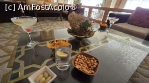 [P14] Bauturi si gustari in lobby » foto by adrian.seres
 - 
<span class="allrVoted glyphicon glyphicon-heart hidden" id="av1498680"></span>
<a class="m-l-10 hidden" id="sv1498680" onclick="voting_Foto_DelVot(,1498680,11127)" role="button">șterge vot <span class="glyphicon glyphicon-remove"></span></a>
<a id="v91498680" class=" c-red"  onclick="voting_Foto_SetVot(1498680)" role="button"><span class="glyphicon glyphicon-heart-empty"></span> <b>LIKE</b> = Votează poza</a> <img class="hidden"  id="f1498680W9" src="/imagini/loader.gif" border="0" /><span class="AjErrMes hidden" id="e1498680ErM"></span>