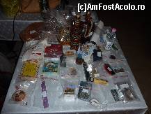 [P21] exponatele de la tombola. eu am cistigat sticla din centru » foto by adri-nico
 - 
<span class="allrVoted glyphicon glyphicon-heart hidden" id="av302145"></span>
<a class="m-l-10 hidden" id="sv302145" onclick="voting_Foto_DelVot(,302145,11176)" role="button">șterge vot <span class="glyphicon glyphicon-remove"></span></a>
<a id="v9302145" class=" c-red"  onclick="voting_Foto_SetVot(302145)" role="button"><span class="glyphicon glyphicon-heart-empty"></span> <b>LIKE</b> = Votează poza</a> <img class="hidden"  id="f302145W9" src="/imagini/loader.gif" border="0" /><span class="AjErrMes hidden" id="e302145ErM"></span>