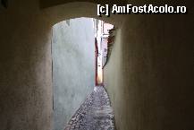 [P14] Strada Sforii - una dintre cele mai inguste strazi din Europa - 1,32 m latime si 83m lungime - reflecta tendintele de urbanizare a Brasovului medieval » foto by Alina53
 - 
<span class="allrVoted glyphicon glyphicon-heart hidden" id="av302850"></span>
<a class="m-l-10 hidden" id="sv302850" onclick="voting_Foto_DelVot(,302850,11176)" role="button">șterge vot <span class="glyphicon glyphicon-remove"></span></a>
<a id="v9302850" class=" c-red"  onclick="voting_Foto_SetVot(302850)" role="button"><span class="glyphicon glyphicon-heart-empty"></span> <b>LIKE</b> = Votează poza</a> <img class="hidden"  id="f302850W9" src="/imagini/loader.gif" border="0" /><span class="AjErrMes hidden" id="e302850ErM"></span>