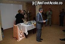 [P16] In seara premierii - cei trei inimosi ai frumoasei familii AFA. Mimisor o imbratiseaza pe 'printesa' Sanziana » foto by Alina53
 - 
<span class="allrVoted glyphicon glyphicon-heart hidden" id="av302852"></span>
<a class="m-l-10 hidden" id="sv302852" onclick="voting_Foto_DelVot(,302852,11176)" role="button">șterge vot <span class="glyphicon glyphicon-remove"></span></a>
<a id="v9302852" class=" c-red"  onclick="voting_Foto_SetVot(302852)" role="button"><span class="glyphicon glyphicon-heart-empty"></span> <b>LIKE</b> = Votează poza</a> <img class="hidden"  id="f302852W9" src="/imagini/loader.gif" border="0" /><span class="AjErrMes hidden" id="e302852ErM"></span>