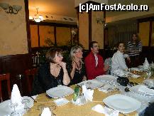 [P01] amero, Cristina65 cu sotul ei, Radu, Arinuca si mai departe este Iubi a lui Dragos » foto by ileanaxperta*
 - 
<span class="allrVoted glyphicon glyphicon-heart hidden" id="av303036"></span>
<a class="m-l-10 hidden" id="sv303036" onclick="voting_Foto_DelVot(,303036,11176)" role="button">șterge vot <span class="glyphicon glyphicon-remove"></span></a>
<a id="v9303036" class=" c-red"  onclick="voting_Foto_SetVot(303036)" role="button"><span class="glyphicon glyphicon-heart-empty"></span> <b>LIKE</b> = Votează poza</a> <img class="hidden"  id="f303036W9" src="/imagini/loader.gif" border="0" /><span class="AjErrMes hidden" id="e303036ErM"></span>