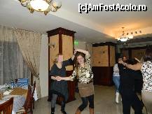 [P07] Damen-brasoveanka...Dananecula cu larissa2012 » foto by ileanaxperta*
 - 
<span class="allrVoted glyphicon glyphicon-heart hidden" id="av303042"></span>
<a class="m-l-10 hidden" id="sv303042" onclick="voting_Foto_DelVot(,303042,11176)" role="button">șterge vot <span class="glyphicon glyphicon-remove"></span></a>
<a id="v9303042" class=" c-red"  onclick="voting_Foto_SetVot(303042)" role="button"><span class="glyphicon glyphicon-heart-empty"></span> <b>LIKE</b> = Votează poza</a> <img class="hidden"  id="f303042W9" src="/imagini/loader.gif" border="0" /><span class="AjErrMes hidden" id="e303042ErM"></span>