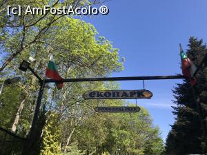 [P01] Simfonia lalelelor la Ecopark Varna - intrarea » foto by nicole33
 - 
<span class="allrVoted glyphicon glyphicon-heart hidden" id="av1071323"></span>
<a class="m-l-10 hidden" id="sv1071323" onclick="voting_Foto_DelVot(,1071323,11202)" role="button">șterge vot <span class="glyphicon glyphicon-remove"></span></a>
<a id="v91071323" class=" c-red"  onclick="voting_Foto_SetVot(1071323)" role="button"><span class="glyphicon glyphicon-heart-empty"></span> <b>LIKE</b> = Votează poza</a> <img class="hidden"  id="f1071323W9" src="/imagini/loader.gif" border="0" /><span class="AjErrMes hidden" id="e1071323ErM"></span>