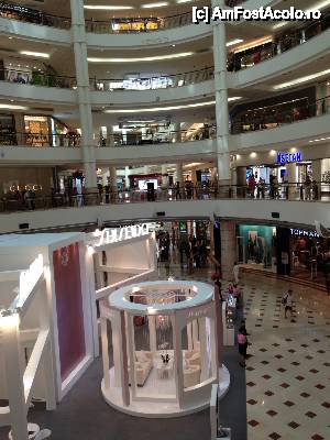 [P15] Mall la Petronas » foto by eduardradupaul*
 - 
<span class="allrVoted glyphicon glyphicon-heart hidden" id="av410254"></span>
<a class="m-l-10 hidden" id="sv410254" onclick="voting_Foto_DelVot(,410254,11217)" role="button">șterge vot <span class="glyphicon glyphicon-remove"></span></a>
<a id="v9410254" class=" c-red"  onclick="voting_Foto_SetVot(410254)" role="button"><span class="glyphicon glyphicon-heart-empty"></span> <b>LIKE</b> = Votează poza</a> <img class="hidden"  id="f410254W9" src="/imagini/loader.gif" border="0" /><span class="AjErrMes hidden" id="e410254ErM"></span>