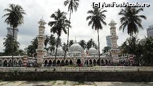 [P09] Moscheea de langa statia LRT Masjid Jamek.  » foto by capodecina
 - 
<span class="allrVoted glyphicon glyphicon-heart hidden" id="av518150"></span>
<a class="m-l-10 hidden" id="sv518150" onclick="voting_Foto_DelVot(,518150,11217)" role="button">șterge vot <span class="glyphicon glyphicon-remove"></span></a>
<a id="v9518150" class=" c-red"  onclick="voting_Foto_SetVot(518150)" role="button"><span class="glyphicon glyphicon-heart-empty"></span> <b>LIKE</b> = Votează poza</a> <img class="hidden"  id="f518150W9" src="/imagini/loader.gif" border="0" /><span class="AjErrMes hidden" id="e518150ErM"></span>
