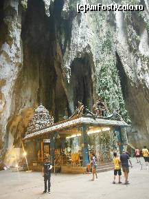 [P01] batu caves » foto by Marinusa
 - 
<span class="allrVoted glyphicon glyphicon-heart hidden" id="av498800"></span>
<a class="m-l-10 hidden" id="sv498800" onclick="voting_Foto_DelVot(,498800,11217)" role="button">șterge vot <span class="glyphicon glyphicon-remove"></span></a>
<a id="v9498800" class=" c-red"  onclick="voting_Foto_SetVot(498800)" role="button"><span class="glyphicon glyphicon-heart-empty"></span> <b>LIKE</b> = Votează poza</a> <img class="hidden"  id="f498800W9" src="/imagini/loader.gif" border="0" /><span class="AjErrMes hidden" id="e498800ErM"></span>