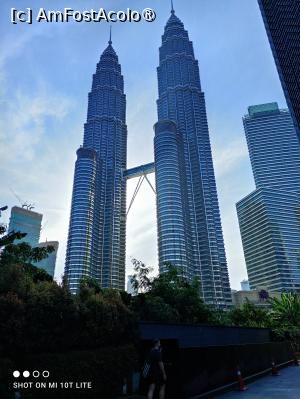 [P04] Ne apropiem de Petronas Twin Towers » foto by Pușcașu Marin
 - 
<span class="allrVoted glyphicon glyphicon-heart hidden" id="av1393630"></span>
<a class="m-l-10 hidden" id="sv1393630" onclick="voting_Foto_DelVot(,1393630,11217)" role="button">șterge vot <span class="glyphicon glyphicon-remove"></span></a>
<a id="v91393630" class=" c-red"  onclick="voting_Foto_SetVot(1393630)" role="button"><span class="glyphicon glyphicon-heart-empty"></span> <b>LIKE</b> = Votează poza</a> <img class="hidden"  id="f1393630W9" src="/imagini/loader.gif" border="0" /><span class="AjErrMes hidden" id="e1393630ErM"></span>