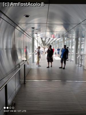 [P08] Intrarea pe Sky Bridge » foto by Pușcașu Marin
 - 
<span class="allrVoted glyphicon glyphicon-heart hidden" id="av1393634"></span>
<a class="m-l-10 hidden" id="sv1393634" onclick="voting_Foto_DelVot(,1393634,11217)" role="button">șterge vot <span class="glyphicon glyphicon-remove"></span></a>
<a id="v91393634" class=" c-red"  onclick="voting_Foto_SetVot(1393634)" role="button"><span class="glyphicon glyphicon-heart-empty"></span> <b>LIKE</b> = Votează poza</a> <img class="hidden"  id="f1393634W9" src="/imagini/loader.gif" border="0" /><span class="AjErrMes hidden" id="e1393634ErM"></span>