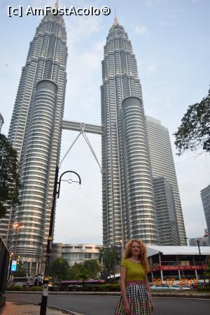 [P12] turnurile Petronas » foto by geani anto
 - 
<span class="allrVoted glyphicon glyphicon-heart hidden" id="av910404"></span>
<a class="m-l-10 hidden" id="sv910404" onclick="voting_Foto_DelVot(,910404,11217)" role="button">șterge vot <span class="glyphicon glyphicon-remove"></span></a>
<a id="v9910404" class=" c-red"  onclick="voting_Foto_SetVot(910404)" role="button"><span class="glyphicon glyphicon-heart-empty"></span> <b>LIKE</b> = Votează poza</a> <img class="hidden"  id="f910404W9" src="/imagini/loader.gif" border="0" /><span class="AjErrMes hidden" id="e910404ErM"></span>