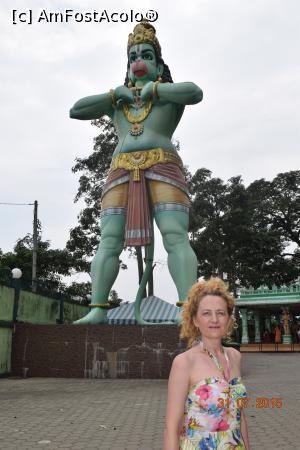 [P22] statuia verde a lui Hanuman (zeul maimuta)  » foto by geani anto
 - 
<span class="allrVoted glyphicon glyphicon-heart hidden" id="av910414"></span>
<a class="m-l-10 hidden" id="sv910414" onclick="voting_Foto_DelVot(,910414,11217)" role="button">șterge vot <span class="glyphicon glyphicon-remove"></span></a>
<a id="v9910414" class=" c-red"  onclick="voting_Foto_SetVot(910414)" role="button"><span class="glyphicon glyphicon-heart-empty"></span> <b>LIKE</b> = Votează poza</a> <img class="hidden"  id="f910414W9" src="/imagini/loader.gif" border="0" /><span class="AjErrMes hidden" id="e910414ErM"></span>