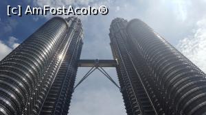 [P08] Petronas Towers » foto by r-Uca
 - 
<span class="allrVoted glyphicon glyphicon-heart hidden" id="av978920"></span>
<a class="m-l-10 hidden" id="sv978920" onclick="voting_Foto_DelVot(,978920,11217)" role="button">șterge vot <span class="glyphicon glyphicon-remove"></span></a>
<a id="v9978920" class=" c-red"  onclick="voting_Foto_SetVot(978920)" role="button"><span class="glyphicon glyphicon-heart-empty"></span> <b>LIKE</b> = Votează poza</a> <img class="hidden"  id="f978920W9" src="/imagini/loader.gif" border="0" /><span class="AjErrMes hidden" id="e978920ErM"></span>