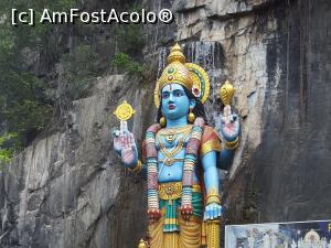 [P01] La Batu Caves - intrarea la Ramayana Cave » foto by r-Uca
 - 
<span class="allrVoted glyphicon glyphicon-heart hidden" id="av979465"></span>
<a class="m-l-10 hidden" id="sv979465" onclick="voting_Foto_DelVot(,979465,11217)" role="button">șterge vot <span class="glyphicon glyphicon-remove"></span></a>
<a id="v9979465" class=" c-red"  onclick="voting_Foto_SetVot(979465)" role="button"><span class="glyphicon glyphicon-heart-empty"></span> <b>LIKE</b> = Votează poza</a> <img class="hidden"  id="f979465W9" src="/imagini/loader.gif" border="0" /><span class="AjErrMes hidden" id="e979465ErM"></span>