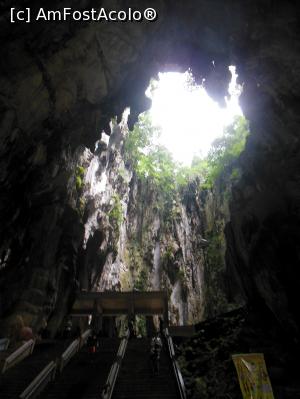 [P20] Batu Caves - o poza frumoasa la plecare » foto by r-Uca
 - 
<span class="allrVoted glyphicon glyphicon-heart hidden" id="av979491"></span>
<a class="m-l-10 hidden" id="sv979491" onclick="voting_Foto_DelVot(,979491,11217)" role="button">șterge vot <span class="glyphicon glyphicon-remove"></span></a>
<a id="v9979491" class=" c-red"  onclick="voting_Foto_SetVot(979491)" role="button"><span class="glyphicon glyphicon-heart-empty"></span> <b>LIKE</b> = Votează poza</a> <img class="hidden"  id="f979491W9" src="/imagini/loader.gif" border="0" /><span class="AjErrMes hidden" id="e979491ErM"></span>