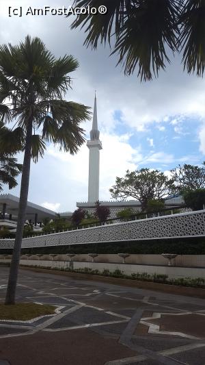[P35] Masjid Negara » foto by r-Uca
 - 
<span class="allrVoted glyphicon glyphicon-heart hidden" id="av979513"></span>
<a class="m-l-10 hidden" id="sv979513" onclick="voting_Foto_DelVot(,979513,11217)" role="button">șterge vot <span class="glyphicon glyphicon-remove"></span></a>
<a id="v9979513" class=" c-red"  onclick="voting_Foto_SetVot(979513)" role="button"><span class="glyphicon glyphicon-heart-empty"></span> <b>LIKE</b> = Votează poza</a> <img class="hidden"  id="f979513W9" src="/imagini/loader.gif" border="0" /><span class="AjErrMes hidden" id="e979513ErM"></span>