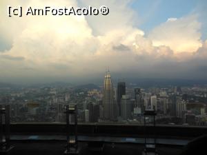 [P11] Panorama din turnul Menara » foto by r-Uca
 - 
<span class="allrVoted glyphicon glyphicon-heart hidden" id="av993527"></span>
<a class="m-l-10 hidden" id="sv993527" onclick="voting_Foto_DelVot(,993527,11217)" role="button">șterge vot <span class="glyphicon glyphicon-remove"></span></a>
<a id="v9993527" class=" c-red"  onclick="voting_Foto_SetVot(993527)" role="button"><span class="glyphicon glyphicon-heart-empty"></span> <b>LIKE</b> = Votează poza</a> <img class="hidden"  id="f993527W9" src="/imagini/loader.gif" border="0" /><span class="AjErrMes hidden" id="e993527ErM"></span>