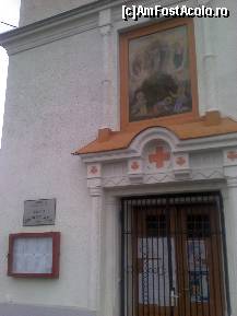 [P03] Biserica „Schimbarea la faţă” - intrarea; placa ce ne anunță că e vorba despre un monument istoric și o grămadă de „maculatură” cu diferite anunțuri, mai puțin o mică listă cu date concrete despre biserică! Pictura ce ilustrează minunea Schimbării la Față de pe muntele Tabor e foarte frumoasă.  » foto by Dragoș_MD
 - 
<span class="allrVoted glyphicon glyphicon-heart hidden" id="av406381"></span>
<a class="m-l-10 hidden" id="sv406381" onclick="voting_Foto_DelVot(,406381,11228)" role="button">șterge vot <span class="glyphicon glyphicon-remove"></span></a>
<a id="v9406381" class=" c-red"  onclick="voting_Foto_SetVot(406381)" role="button"><span class="glyphicon glyphicon-heart-empty"></span> <b>LIKE</b> = Votează poza</a> <img class="hidden"  id="f406381W9" src="/imagini/loader.gif" border="0" /><span class="AjErrMes hidden" id="e406381ErM"></span>