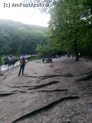 [P08] Coada de la mormântul lui Arsenie Boca, mai lungă decât cea la care am stat noi, ca venise un autocar » foto by adriananicoleta
 - 
<span class="allrVoted glyphicon glyphicon-heart hidden" id="av964218"></span>
<a class="m-l-10 hidden" id="sv964218" onclick="voting_Foto_DelVot(,964218,11234)" role="button">șterge vot <span class="glyphicon glyphicon-remove"></span></a>
<a id="v9964218" class=" c-red"  onclick="voting_Foto_SetVot(964218)" role="button"><span class="glyphicon glyphicon-heart-empty"></span> <b>LIKE</b> = Votează poza</a> <img class="hidden"  id="f964218W9" src="/imagini/loader.gif" border="0" /><span class="AjErrMes hidden" id="e964218ErM"></span>