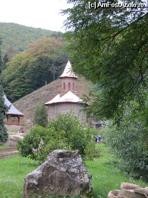 [P07] Biserica Mănăstirii Prislop » foto by tata123 🔱
 - 
<span class="allrVoted glyphicon glyphicon-heart hidden" id="av517293"></span>
<a class="m-l-10 hidden" id="sv517293" onclick="voting_Foto_DelVot(,517293,11234)" role="button">șterge vot <span class="glyphicon glyphicon-remove"></span></a>
<a id="v9517293" class=" c-red"  onclick="voting_Foto_SetVot(517293)" role="button"><span class="glyphicon glyphicon-heart-empty"></span> <b>LIKE</b> = Votează poza</a> <img class="hidden"  id="f517293W9" src="/imagini/loader.gif" border="0" /><span class="AjErrMes hidden" id="e517293ErM"></span>