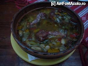 [P16] Popasul 'La doi iepurasi' - o ciorba de fasole cu muuulta carne la doar 5 lei. Foarte gustoasa. » foto by turist.real
 - 
<span class="allrVoted glyphicon glyphicon-heart hidden" id="av431779"></span>
<a class="m-l-10 hidden" id="sv431779" onclick="voting_Foto_DelVot(,431779,11237)" role="button">șterge vot <span class="glyphicon glyphicon-remove"></span></a>
<a id="v9431779" class=" c-red"  onclick="voting_Foto_SetVot(431779)" role="button"><span class="glyphicon glyphicon-heart-empty"></span> <b>LIKE</b> = Votează poza</a> <img class="hidden"  id="f431779W9" src="/imagini/loader.gif" border="0" /><span class="AjErrMes hidden" id="e431779ErM"></span>