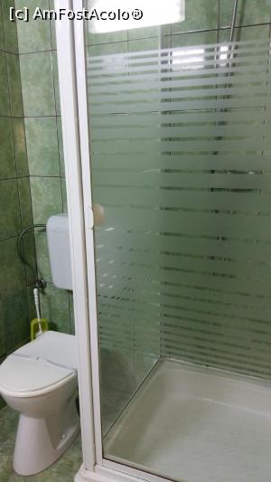 [P05] Cabina de dus » foto by adrianaglogo
 - 
<span class="allrVoted glyphicon glyphicon-heart hidden" id="av998674"></span>
<a class="m-l-10 hidden" id="sv998674" onclick="voting_Foto_DelVot(,998674,11260)" role="button">șterge vot <span class="glyphicon glyphicon-remove"></span></a>
<a id="v9998674" class=" c-red"  onclick="voting_Foto_SetVot(998674)" role="button"><span class="glyphicon glyphicon-heart-empty"></span> <b>LIKE</b> = Votează poza</a> <img class="hidden"  id="f998674W9" src="/imagini/loader.gif" border="0" /><span class="AjErrMes hidden" id="e998674ErM"></span>